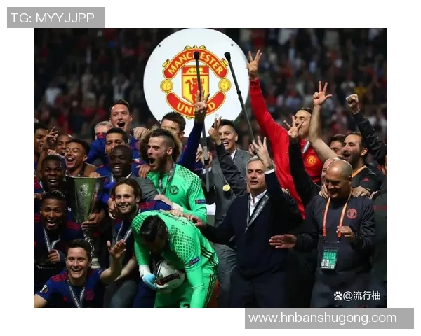 曼联主场惨败,球迷呼吁主教练改弦易辙,球队面临多项挑战 曼联主场惨败,球迷呼吁主教练改弦易辙,球队面临多项挑战