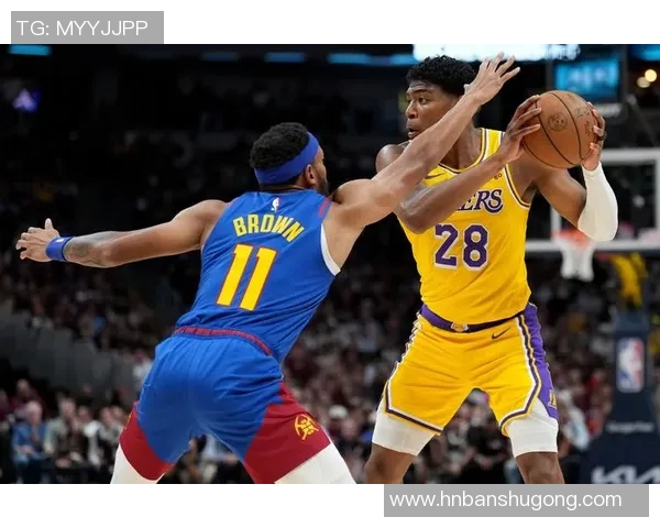 火箭险胜湖人西决上演胶着战 火箭险胜湖人西决上演胶着战